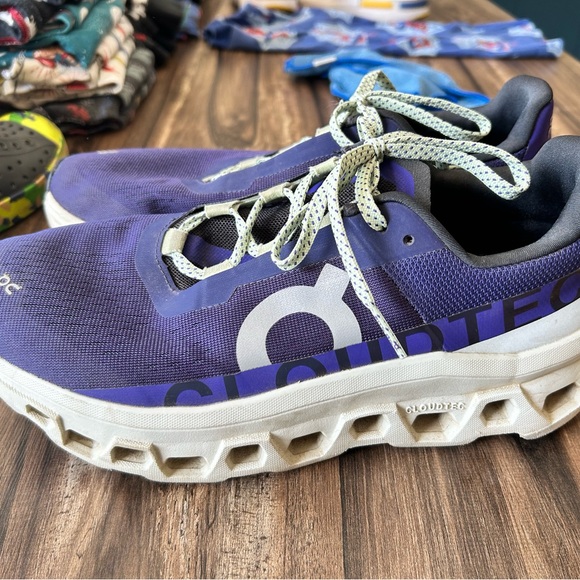 On cloud monster purple size 9 men’s. Good used condition. - Picture 4 of 8